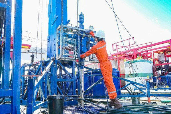 thuanan-kyoto-manpower-wireline-operator